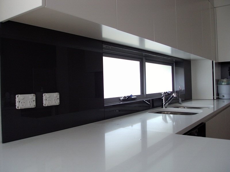 Colourback Glass Kitchen Splashback